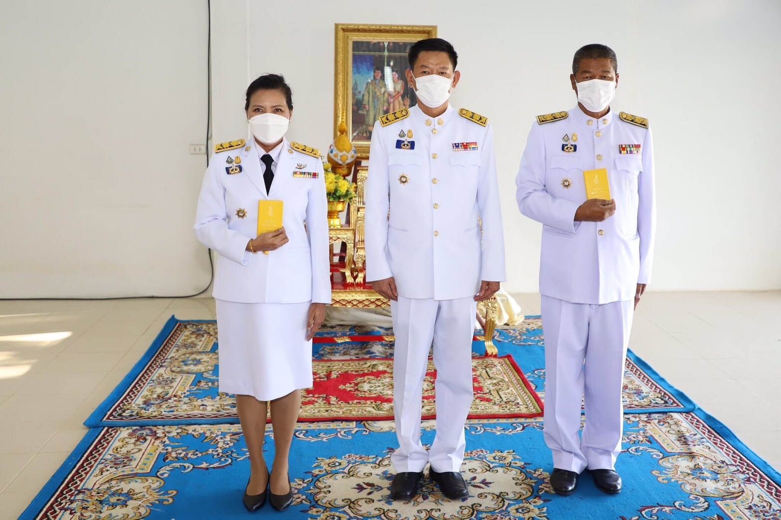 'อ่างทอง'จัดพิธีมอบปฏิทินหลวงพุทธศักราช 2566 พระราชทานสำหรับความสุขปีใหม่