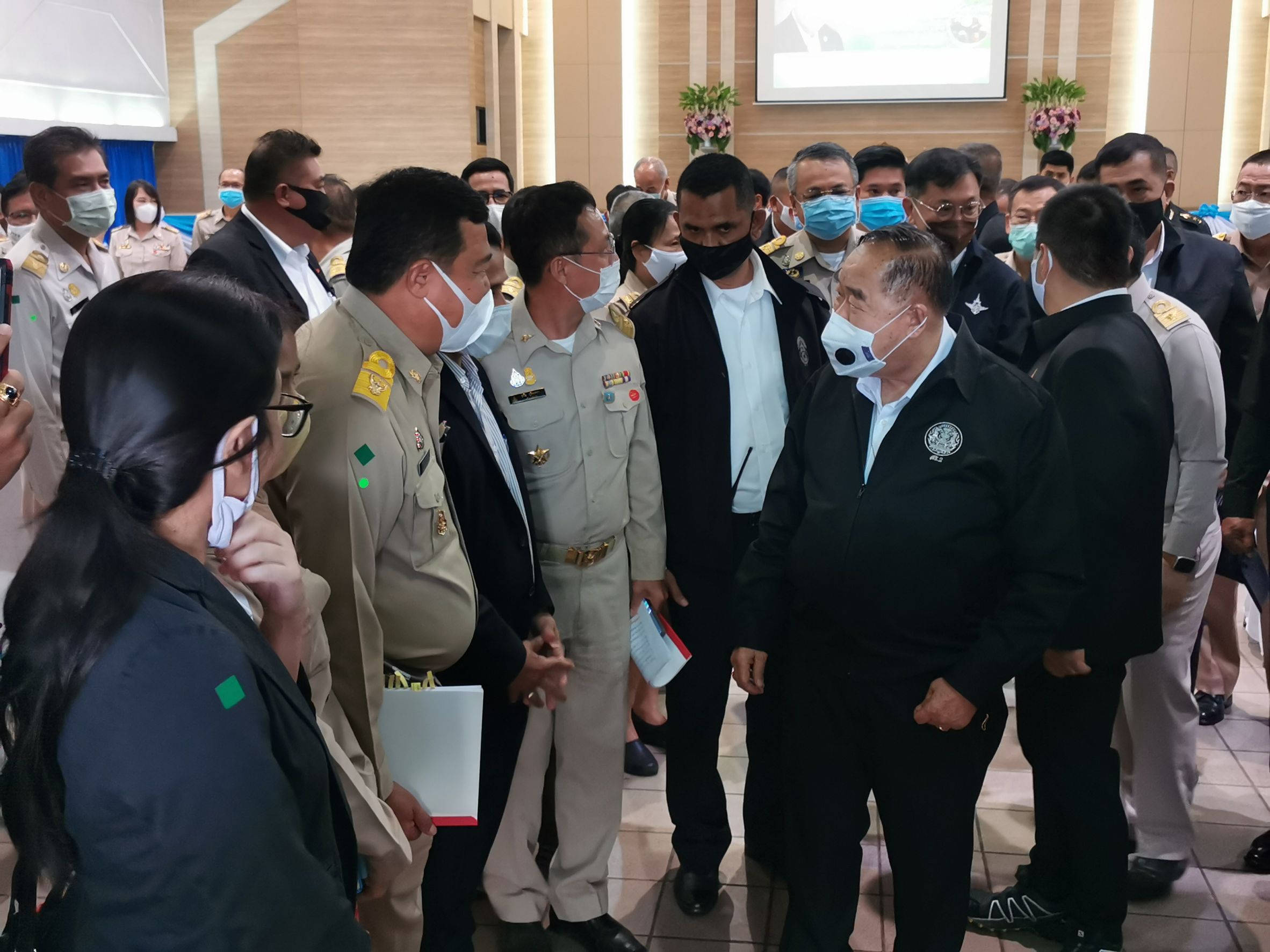 ลุงป้อม ดันราคาปาล์มน้ำมันทะลุ 8 บาทปีช่วยเกษตรกรฝ่าวิกฤตโควิด 19