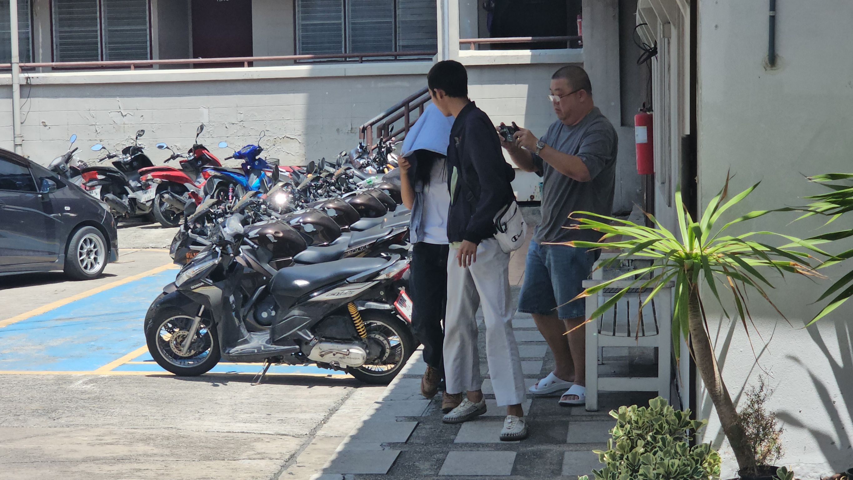 สืบบางนา รวบแล้ว 3 เยาวชน ชาย 2 หญิง 1 กลุ่มก่อเหตุยิงนร.เทคโนฯ ดับ 1 เจ็บ 1 ย่านพระโขนง