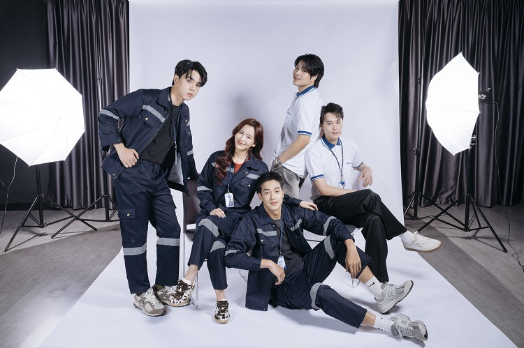 เปิดภาพฟิตติ้งละครซีรีส์แนวใหม่ “รักต้องซ่อม”  กับ 5 นักแสดงนำ