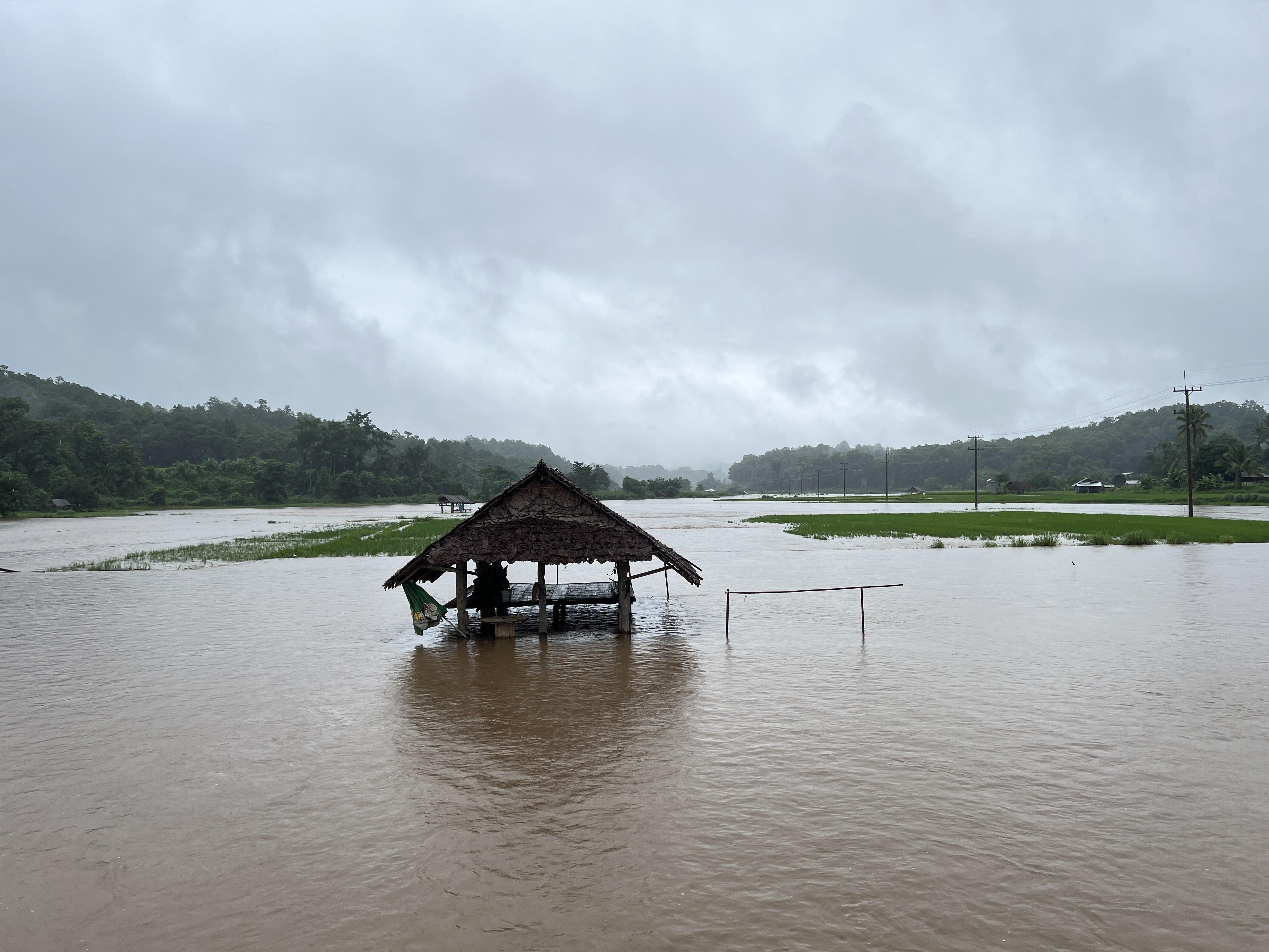 สั่ง 7 อำเภอแม่ฮ่องสอนเฝ้าระวังสถานการณ์ฝนตกหนัก พร้อมเร่งสำรวจพื้นที่น้ำท่วม