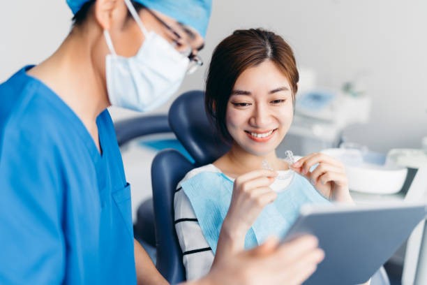 จัดฟันแบบ Invisalign คืออะไร? ทำไมใคร ๆ ก็แนะนำให้ไปลอง!