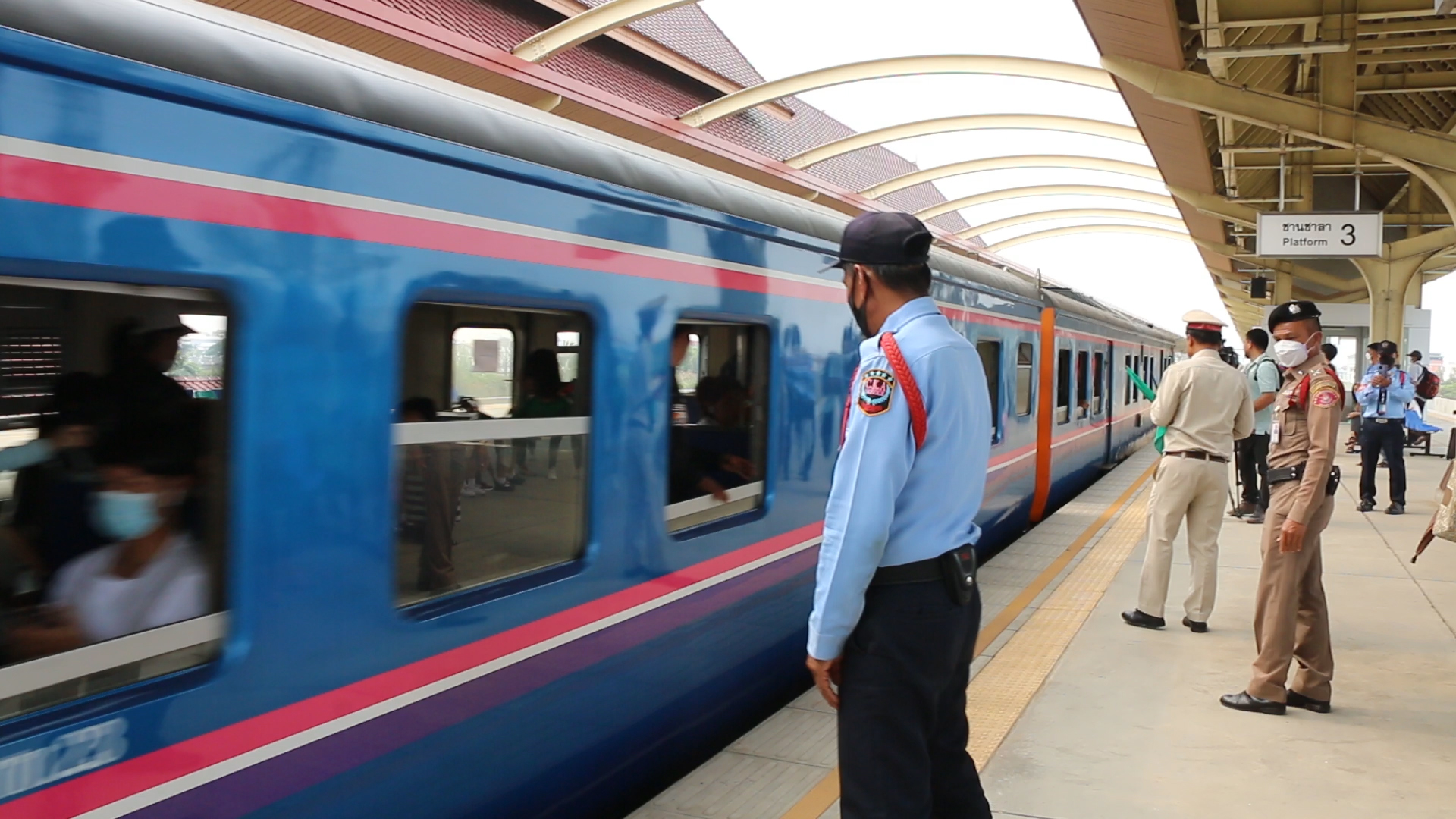 เด็กขอนแก่นเป็นปลื้มนั่งรถไฟเที่ยวสวนสัตว์เปิดประสบการณ์ใหม่ครั้งแรกในชีวิต
