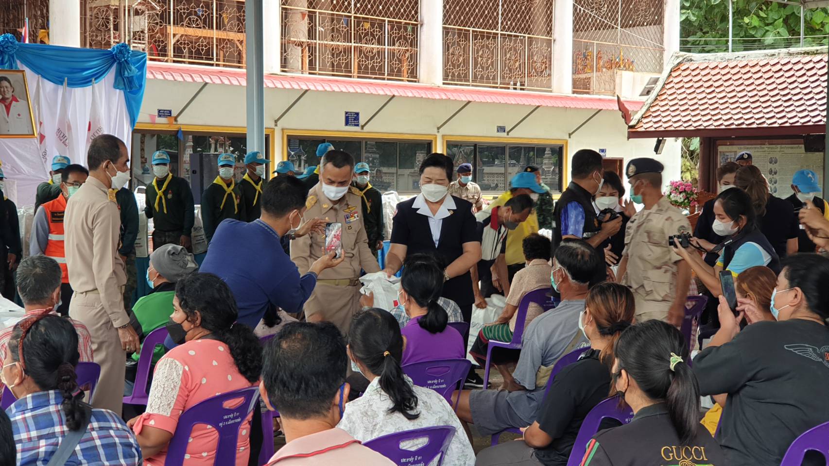 สภากาชาติไทยช่วยเหลือผู้ประสบอุทกภัย ที่สุโขทัย