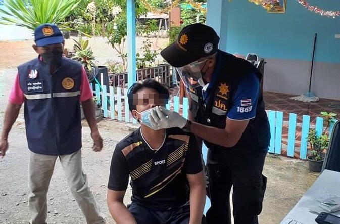 รพ.กุยบุรีเร่งปูพรมใช้ ATK ตรวจหาเชื้อกลุ่มเสี่ยงบ้านรวมไทย  หลังผู้นำท้องที่ติดโควิดจากคลัสเตอร์กีฬาต้านยาเสพติด