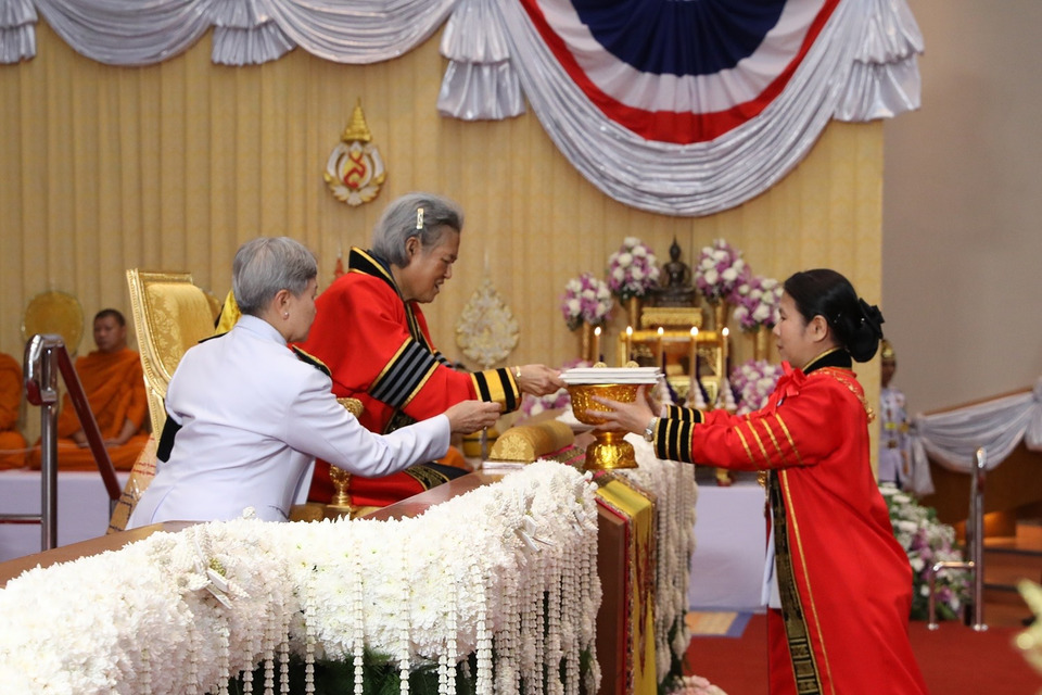 "สมเด็จพระกนิษฐาธิราชเจ้า” เสด็จพระราชดำเนินแทนพระองค์ พระราชทานปริญญาบัตรแก่บัณฑิตมหาวิทยาลัยแม่ฟ้าหลวง ปีการศึกษา 2567