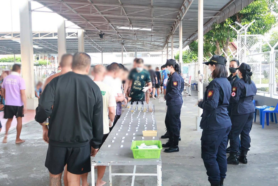 เรือนจำอ่างทอง จู่โจมตรวจค้นเข้ม! รับเทศกาลสงกรานต์ สกัดสิ่งผิดกฎหมาย