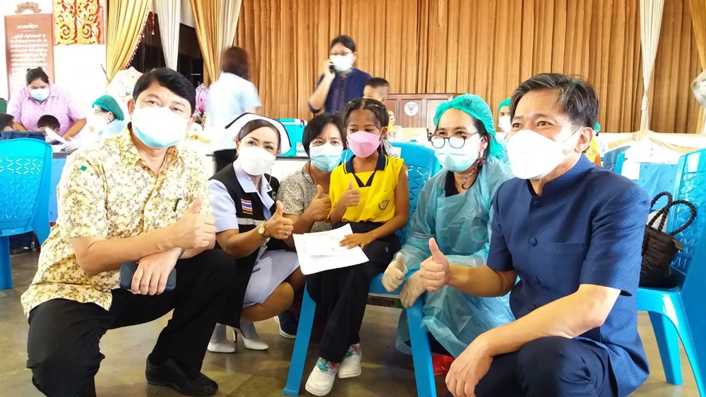 ผู้ว่าฯประจวบฯ แนะผู้ปกครองรีบนำบุตรหลานฉีดวัคซีน สร้างภูมิคุ้มกัน ช่วยลดความรุนแรงหากติดโควิด