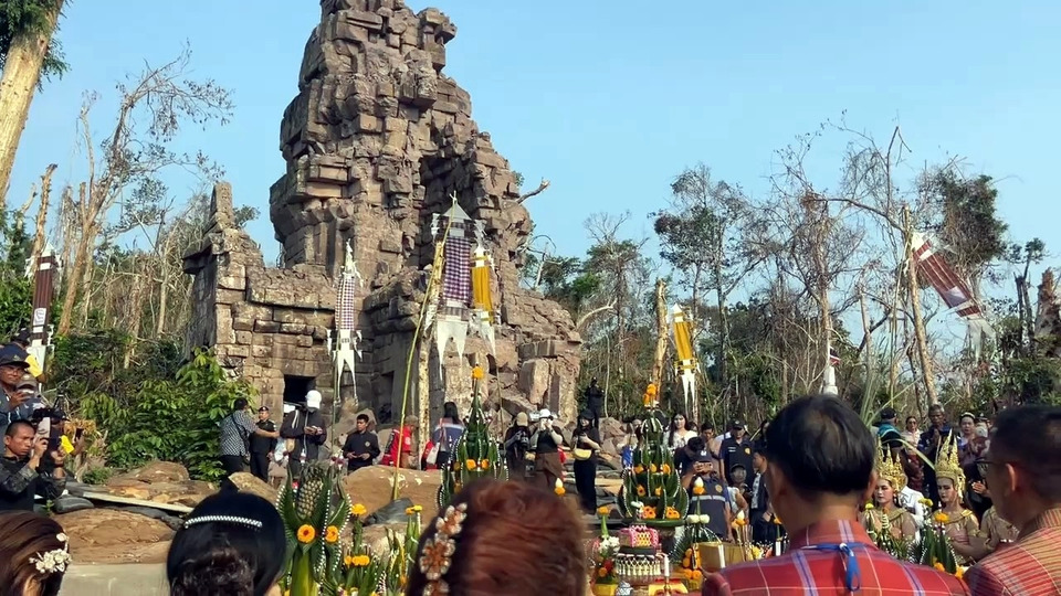 บวงสรวงปราสาทตาควาย รำลึกวีรชนชายแดน “รมว.กลาโหม-วธ.” ดันท่องเที่ยวประวัติศาสตร์
