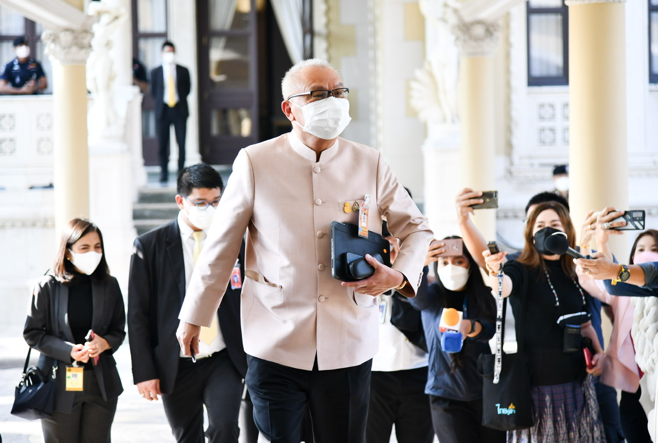 "สุพัฒนพงษ์" เผย ขอรอดูผลเจรจากลุ่มจะนะก่อนเข้าคุย ปัดตอบกู้เพิ่มหลังขยายเพดานหนี้