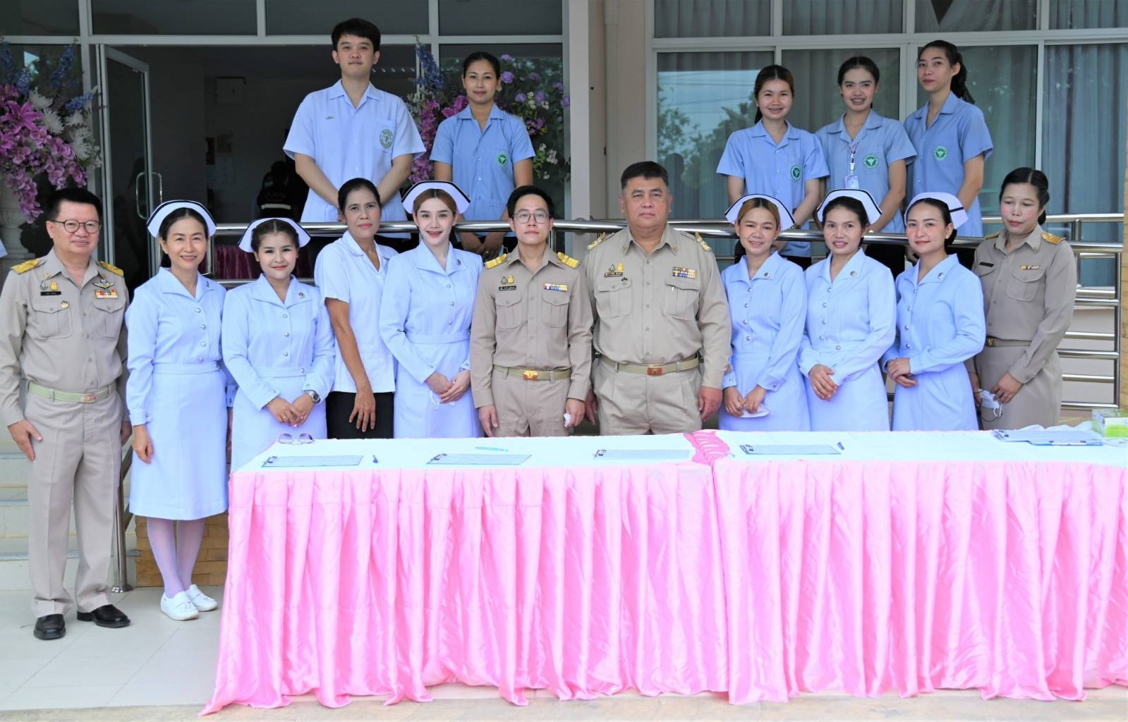 รอง ปธ.กก.มูลนิธิเทพรัตนเวชชานุกูล เปิดกิจกรรมในโครงการสนับสนุนโรงพยาบาลชุมชนในมูลนิธิฯ ณ รพ.ห้วยกระเจาเฉลิมพระเกียรติ 80 พรรษา จ.กาญจนบุรี