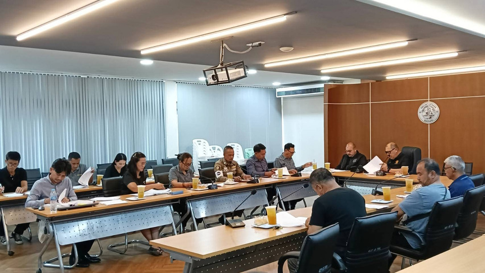 ทต.ห้วยยอด ประชุมกำหนดพื้นที่ผ่อนผัน-คัดเลือกผู้ค้ารายใหม่ จัดระเบียบตลาดให้เป็นระบบ 