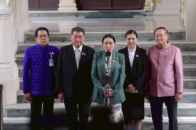 สื่อเขมรตีข่าวใหญ่ "แพทองธาร" ถูกศาลรัฐธรรมนูญสั่งหยุดปฏิบัติหน้าที่นายกฯ