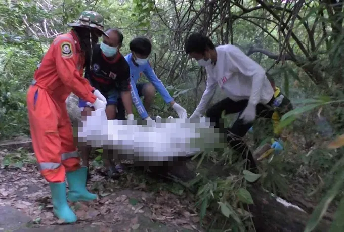สุดหลอน! ลุงหาเห็ดเจอศพแขวนคอกับต้นไม้