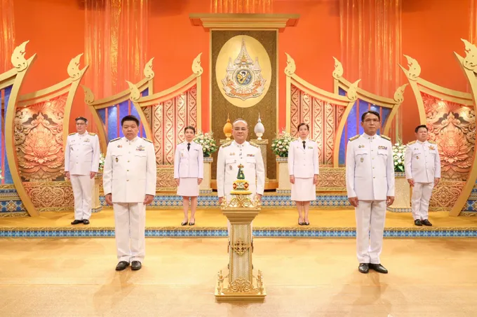 เลขาธิการ คปภ. นำคณะผู้บริหาร สำนักงาน คปภ. บันทึกเทปถวายพระพรชัยมงคล
