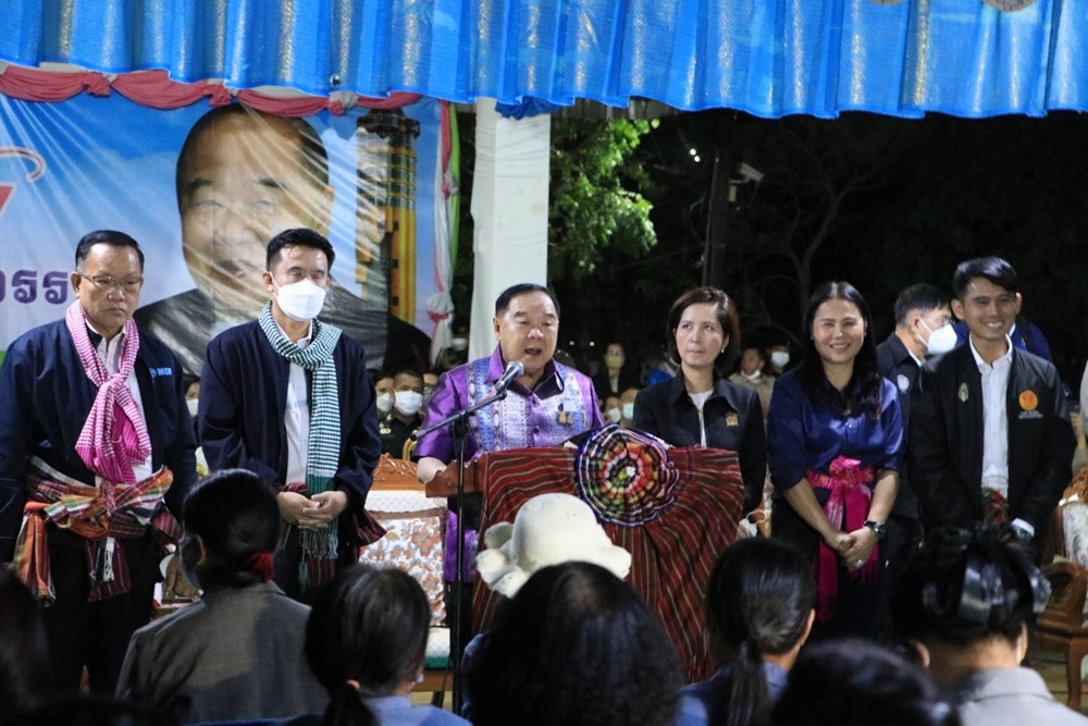 "บิ๊กป้อม" ลงพื้นที่ร้อยเอ็ด ตรวจติดตามโครงการขุดลอกแหล่งน้ำหนองแวง 