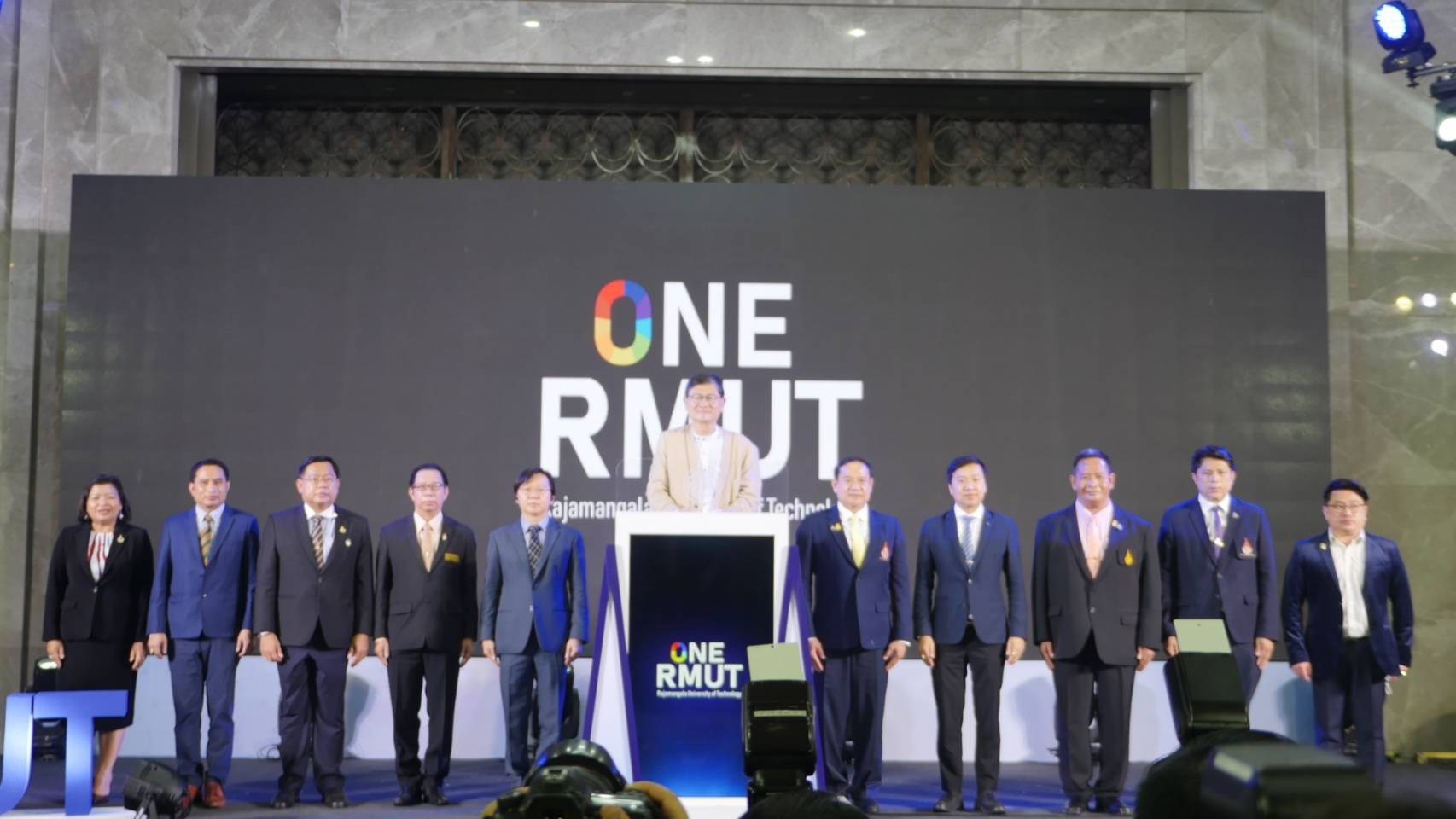 9 มทร. ชูยุทธศาสตร์ ONE RMUT เพื่อผลิตกำลังคนสมรรถนะสูงและนวัตกรเพื่อพัฒนาประเทศระยะยาว