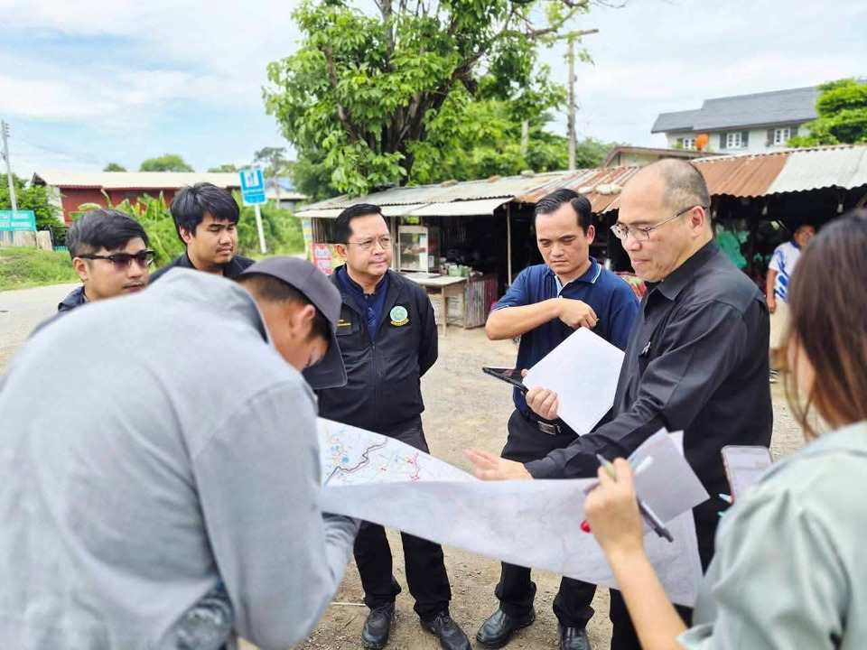 ชลประทานอ่างทองเตรียมพร้อมรับมือน้ำ ตรวจจุดเสี่ยงติดตั้งแผ่นวัดระดับน้ำ-เครื่องสูบน้ำ