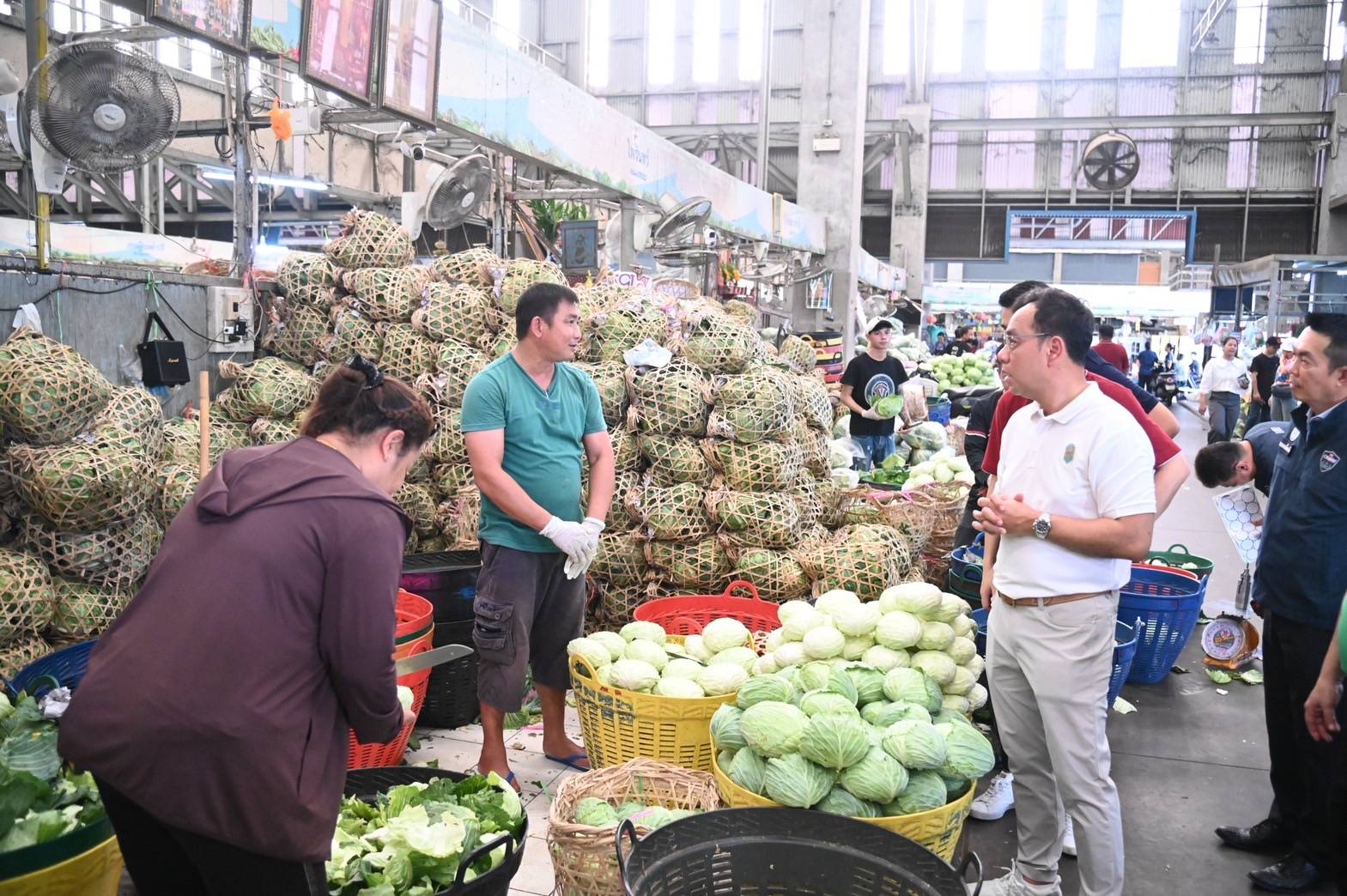“พาณิชย์”เดินตลาดตรวจสอบ “ผักสด” เทศกาลกินเจปีนี้ไม่แพง หลายชนิดราคาลดลง 