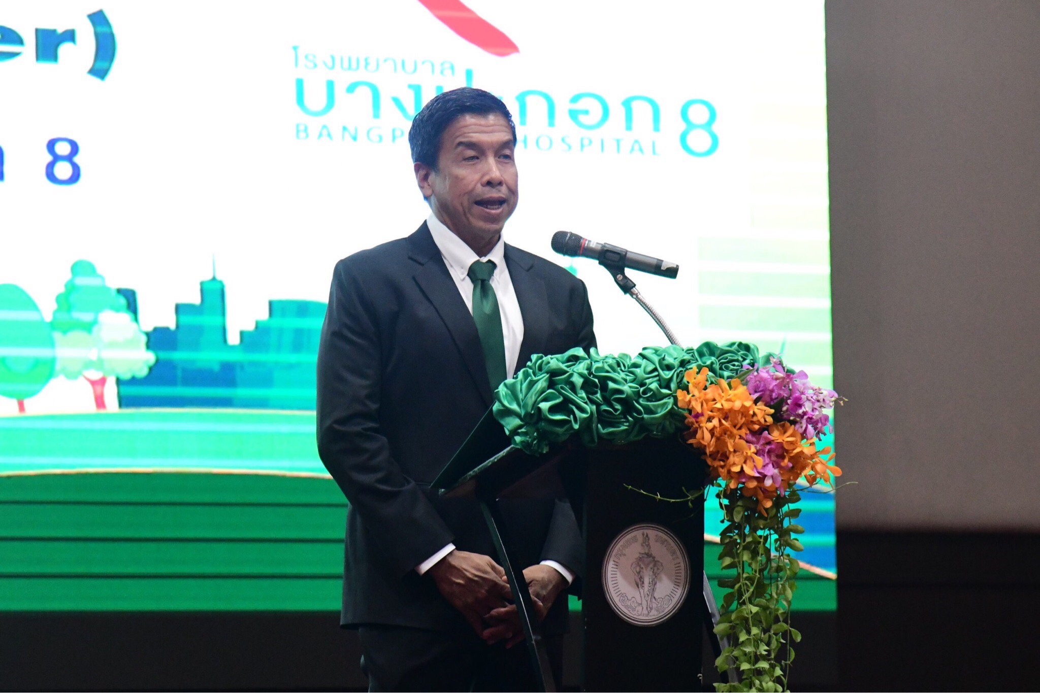 “ชัชชาติ” มอบโล่รางวัลผลดำเนินการด้านอนามัยสิ่งแวดล้อมในสถานพยาบาล