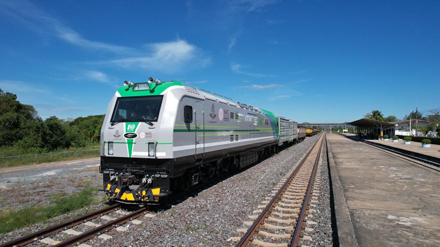 รฟท.เร่งทดสอบเดินรถไฟอีวี เตรียมจัดหาอีก 50 คันภายในปี 66  ลดมลพิษ