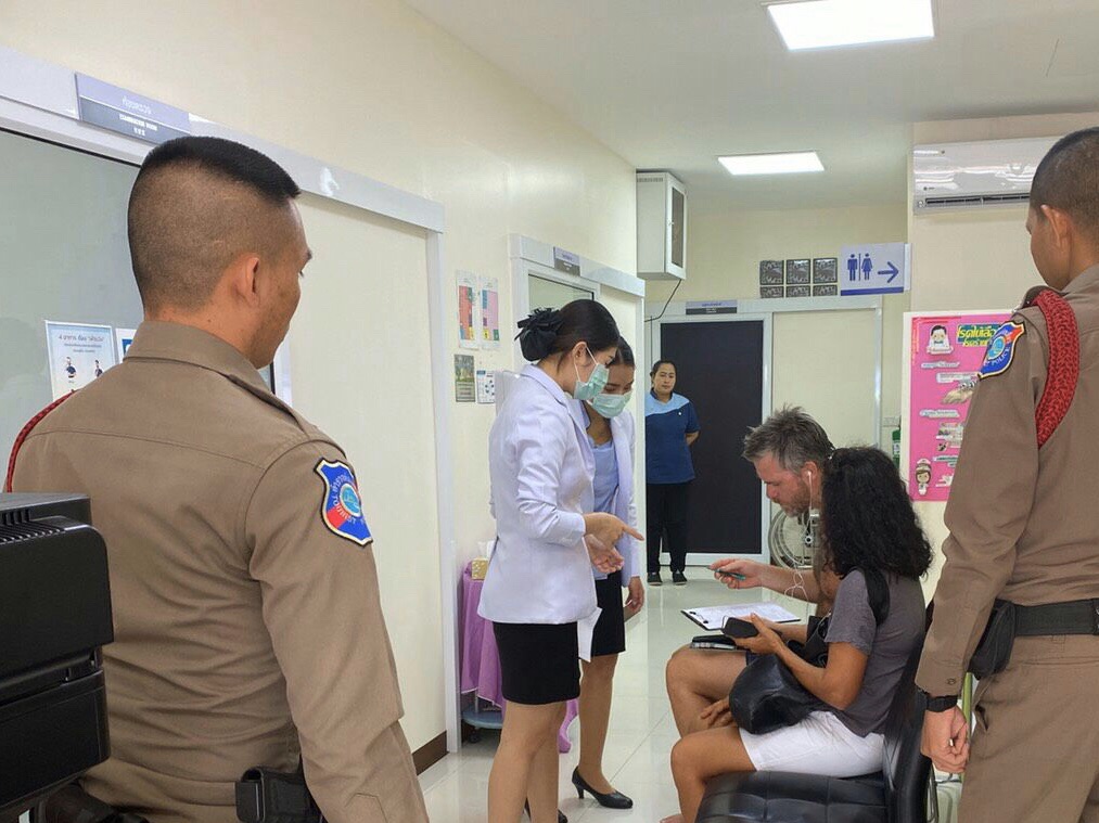 ตำรวจท่องเที่ยวระยอง ฮีโร่นำตัว นักท่องเที่ยวชางสวีเดน แพ้แมลงกัด ส่งรพ.รักษาทันเวลา 