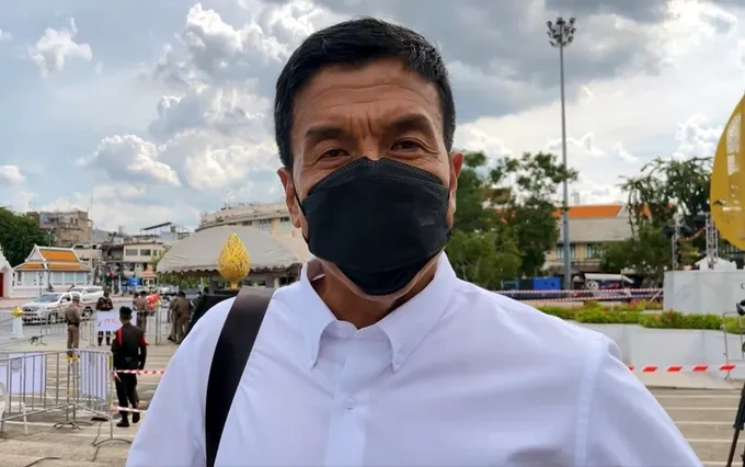 "ชัชชาติ" ชี้ม็อบพาดพิงถึงใครก็ต้องไปรับผิดชอบกันเอง 
