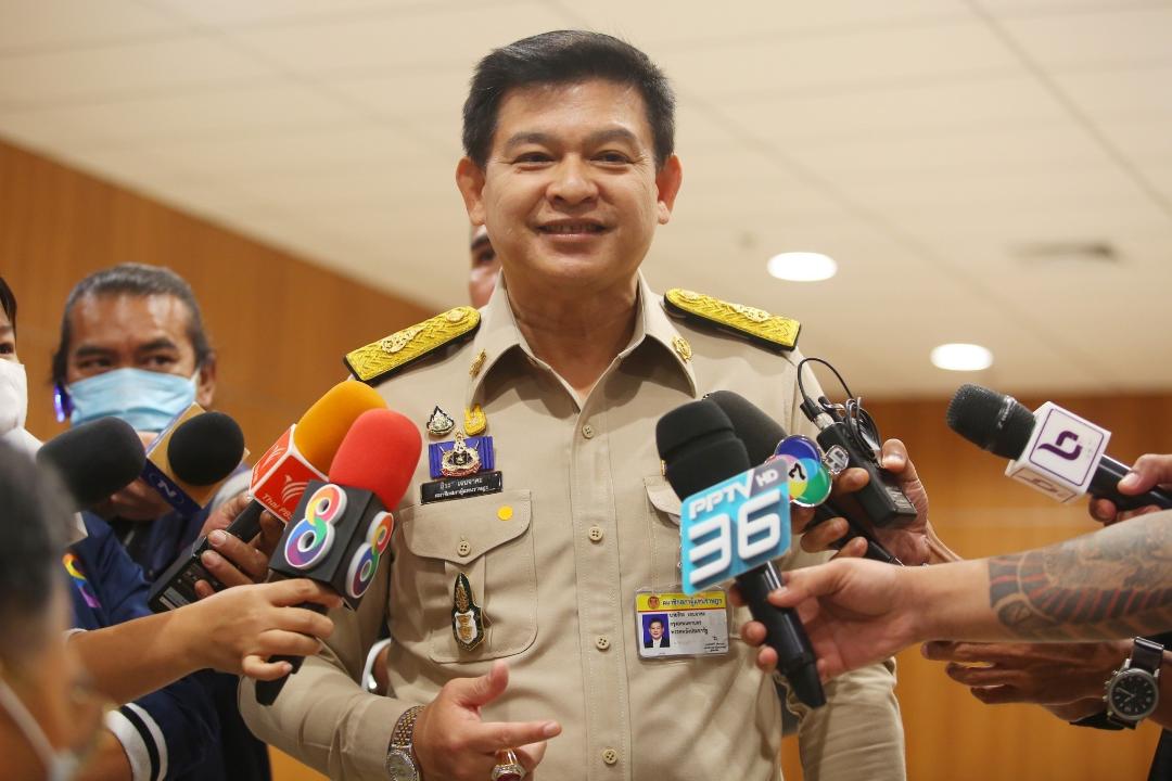 เล่นไม่เลิก ! "สิระ" เผยกมธ.กฎหมาย มีมติสอบ "เต้ มงคลกิตติ์"พกสารตั้งต้นระเบิดเข้าสภาฯ ปัดกลั่นแกล้ง