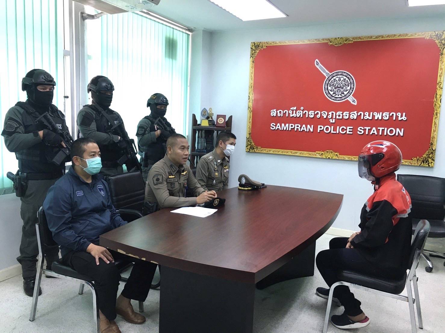 รวบหนุ่มก่อเหตุพยายามชิงทรัพย์ร้านทองเอ็มโกลด์เยาวราช 