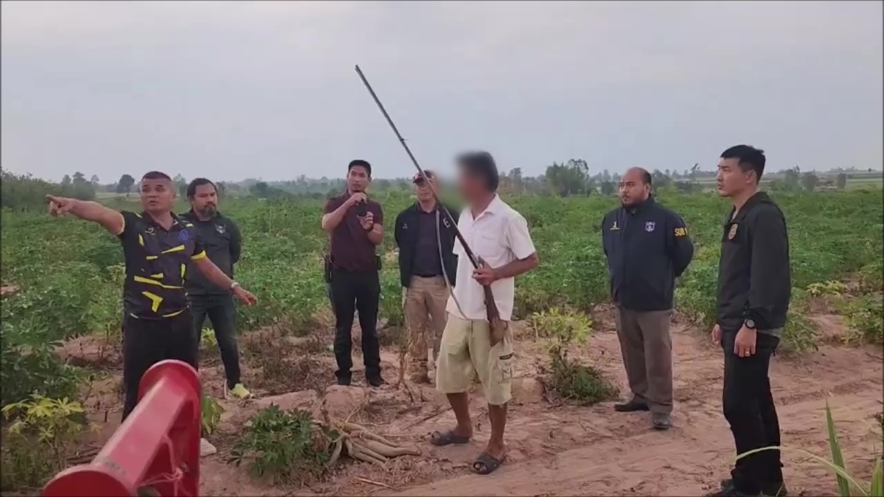 อุดรธานี ฆ่าข้ามจังหวัด จับได้แล้วเสือทุย ซุ่มยิงเพื่อนรักตายคาไร่มัน แค้นฝังใจ 30 ปี แอบแซบเมีย
