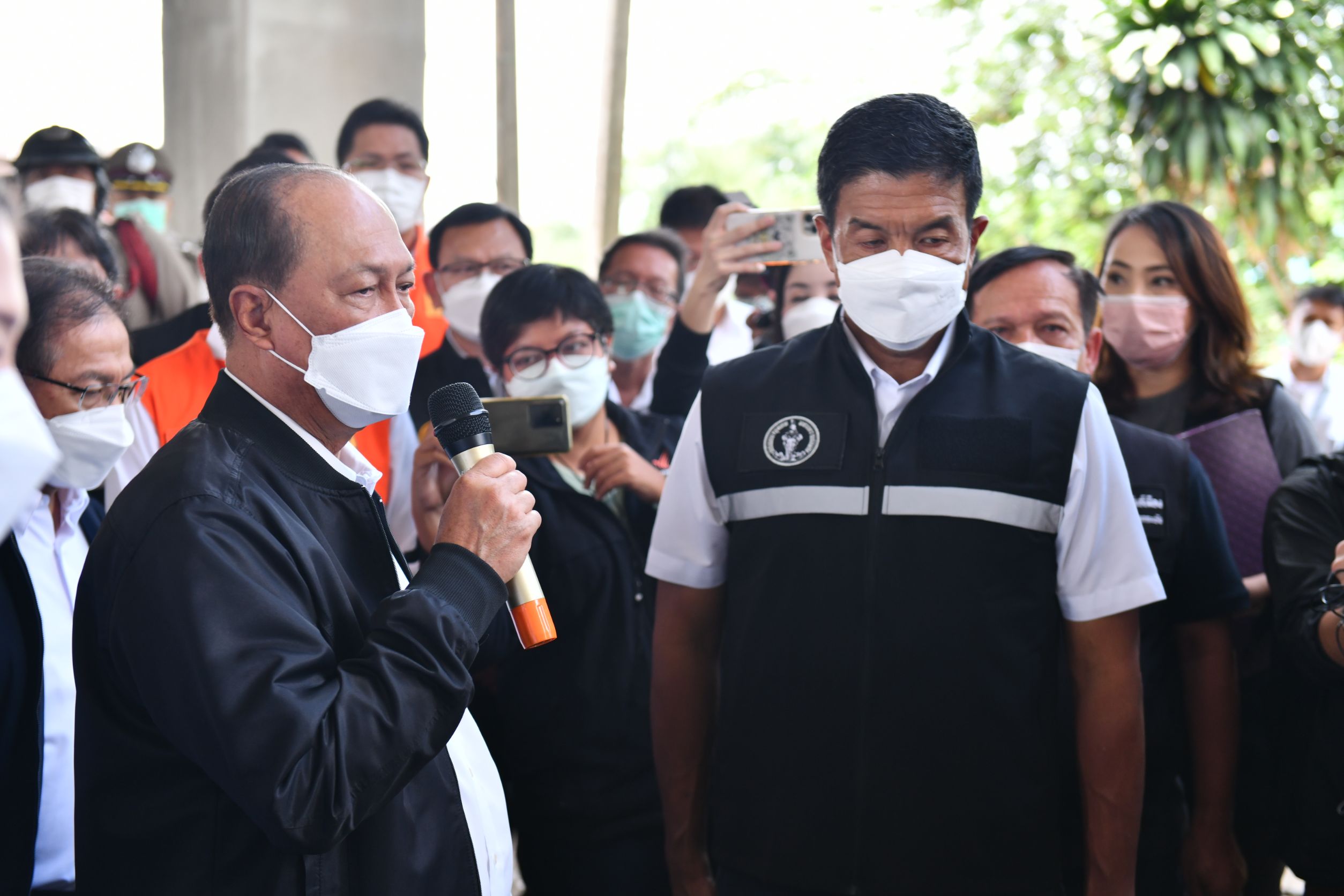 มท.1 ควง "ชัชชาติ" ดูน้ำท่วมลาดกระบัง ยันไร้ปัญหาทำงานร่วมกัน