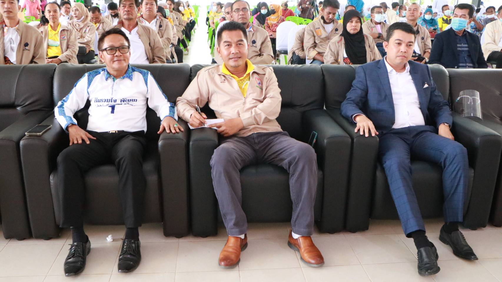 นร.เปิดเวทีแสดงวิสัยทัศน์การเลือกตั้งของผู้สมัครนายกเทศมนตรีเมืองนราธิวาส