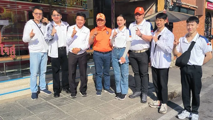 นายกเล็กนครโคราช นำทีมผู้สมัคร ส.อบจ. “โคราชชาติพัฒนา”ลุยหาเสียงย่านธุรกิจ