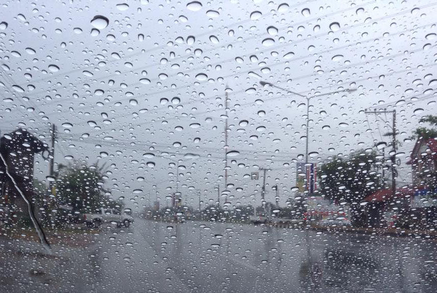 วันนี้อย่าชะล่าใจพกร่มออกจากบ้านยังมีฝนตกหนักหลายแห่ง ด้านกทม.และปริมณฑลมีฝนร้อยละ 40 