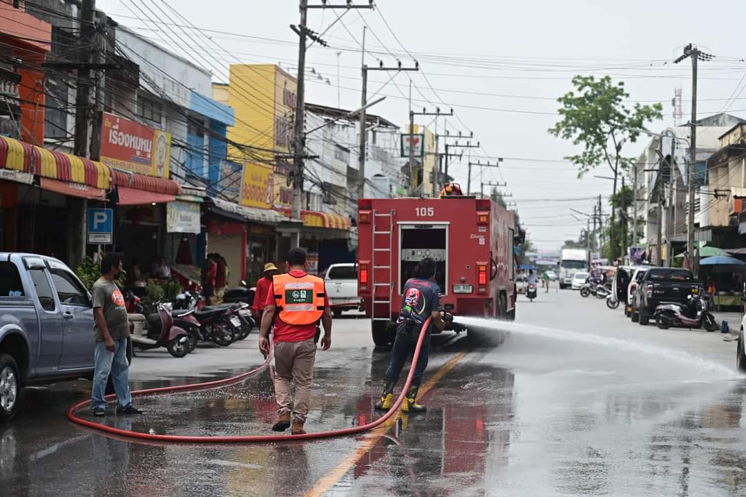 ขอนแก่นล้างถนนหลังสิ้นสุดเทศกาลสงกรานต์ "กิตติโชติ"เผยเมืองพลปีนี้นักท่องเที่ยวคึกคักปีหน้าจัดเต็ม