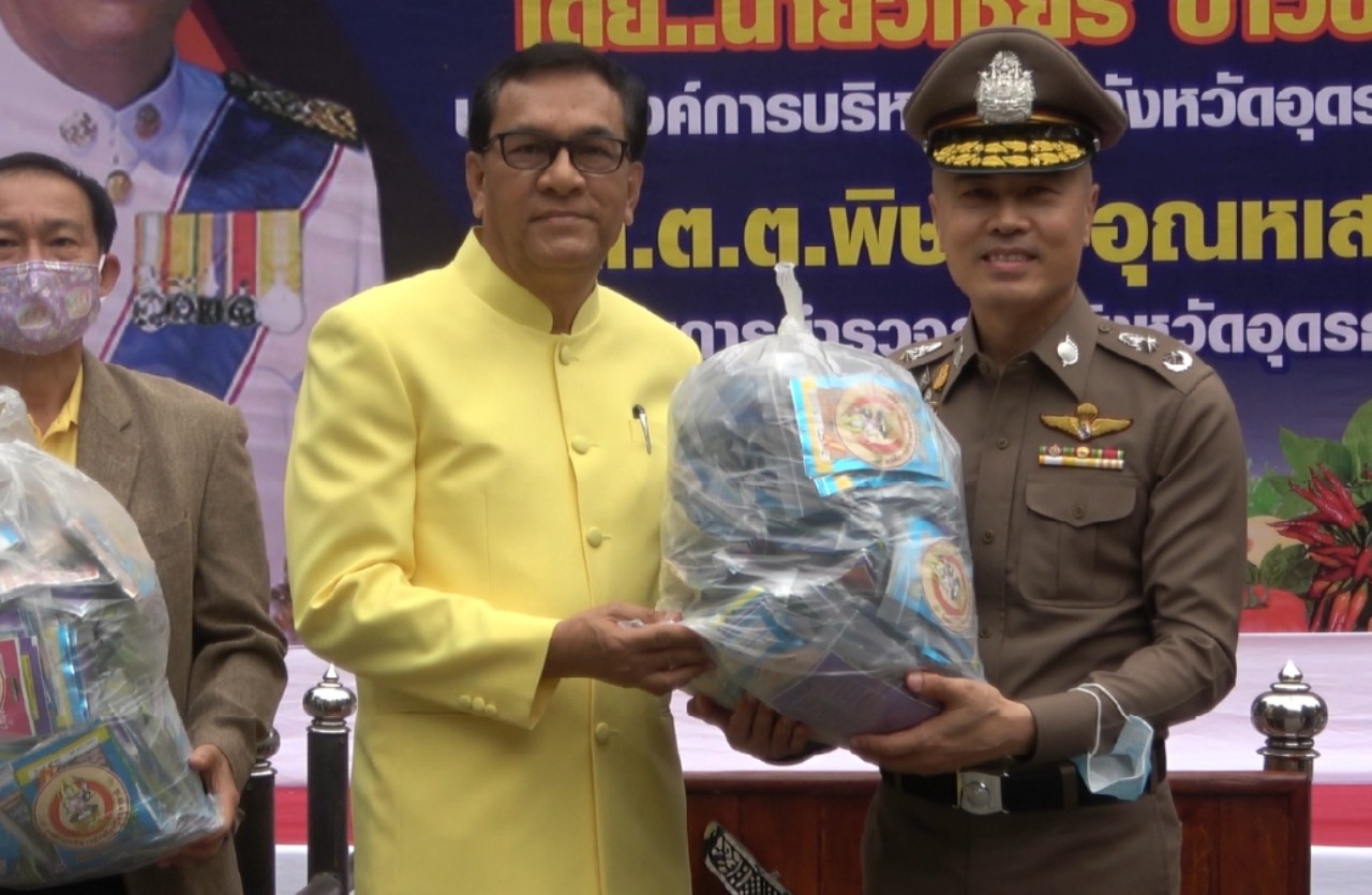 “วิเชียร” นายก อบจ.อุดรธานี ส่งมอบเมล็ดพันธุ์ผัก ให้ทุกโรงพักในจังหวัดอุดรธานีกว่า 2,400 ชุด