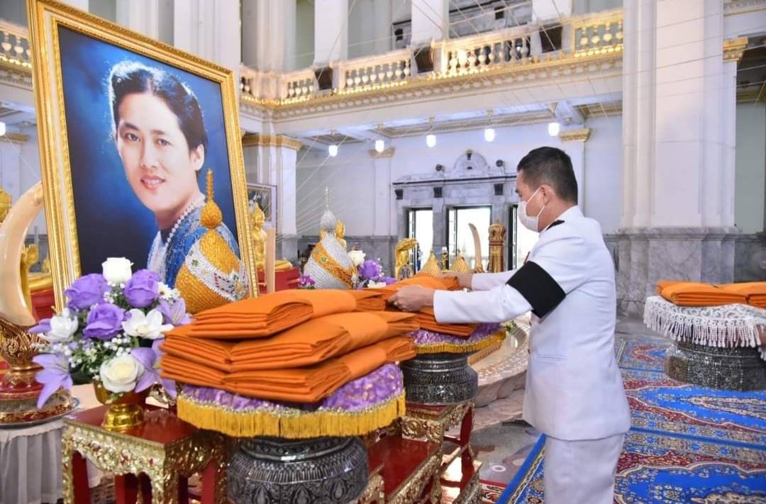 'กรมสมเด็จพระเทพฯ' พระราชทานผ้าไตร  ในพิธีบำเพ็ญกุศลสตสมวาร (ครบ 100 วัน) อดีตเจ้าอาวาสวัดโสธรฯ