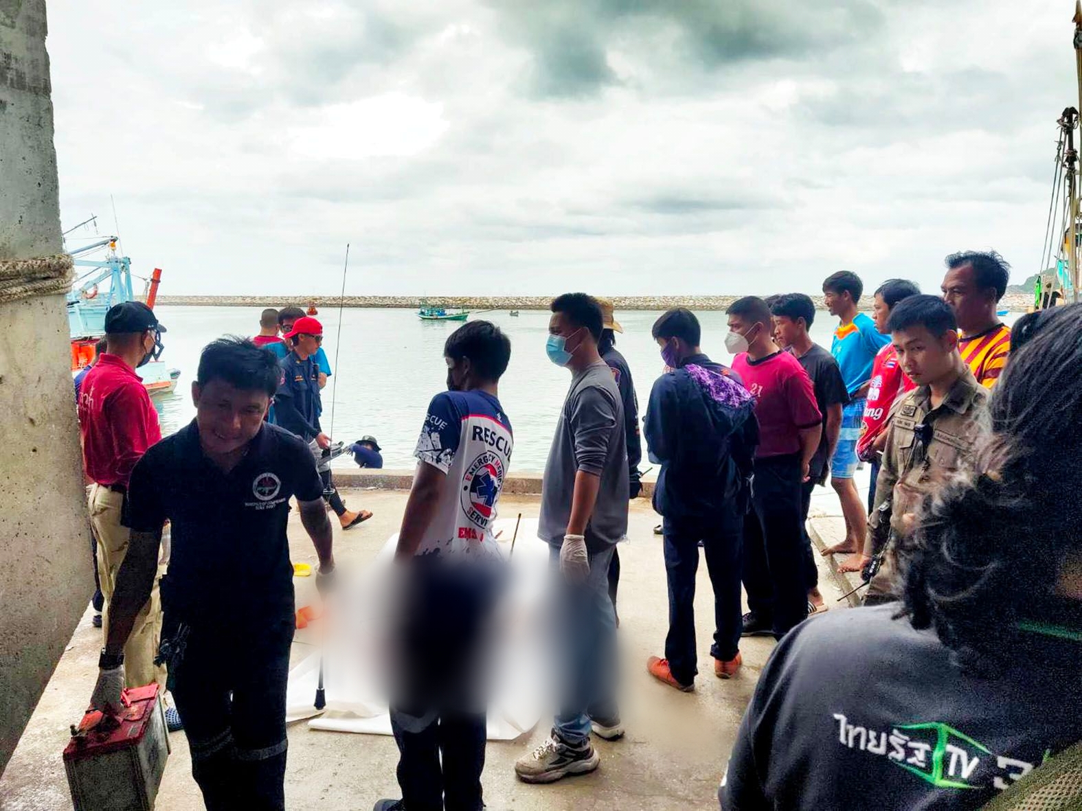  ปาฎิหาริย์ไม่มี พบศพหนุ่มลูกเรือประมงวูบพลัดตกทะเลนาน  3  วัน  