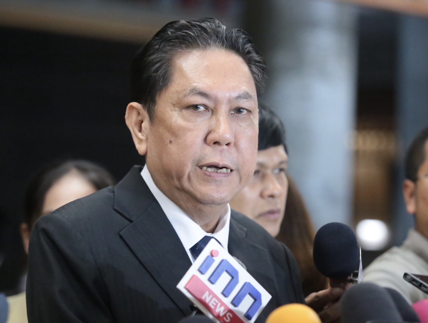 “วิสุทธิ์” วอนอย่าสร้างข่าวเท็จ ยัน “ทักษิณ” อยู่ในประเทศ ย้ำ ป.ป.ส.เชิญเป็นเรื่องดีไม่ได้ด้อยค่า “นายกฯ”