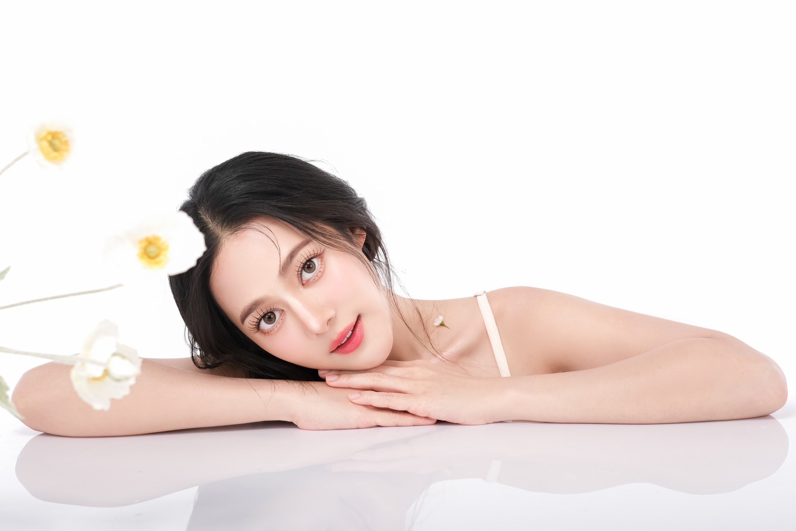 คนหรือนางฟ้า !! ทับทิม อัญรินทร์ กับลุคสุดจึ้งสวยแบบ 360 องศา