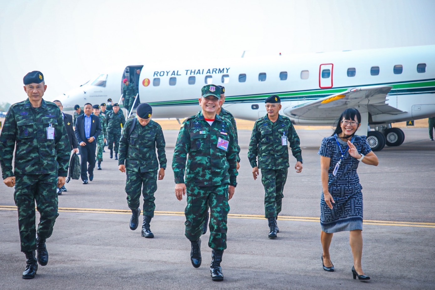 ผบ.ทบ. ลงพื้นที่เยี่ยมให้กำลังใจกองกำลังนเรศวร ติดตามและตรวจภูมิประเทศชายแดน 