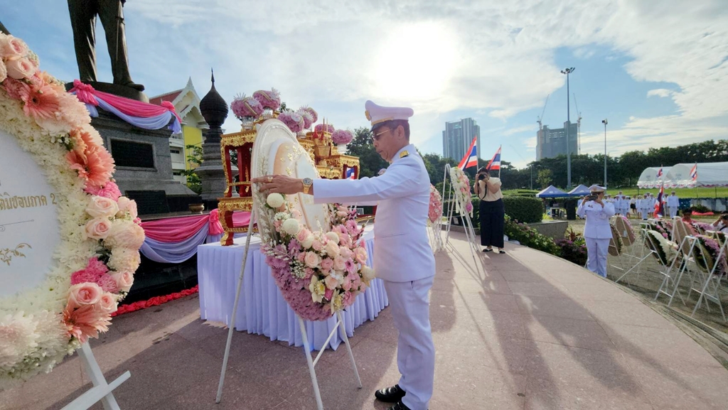 ผู้ว่าฯระยอง นำวางพวงมาลาน้อมรำลึกในพระมหากรุณาธิคุณ ร.5 เนื่องในวันปิยมหาราช