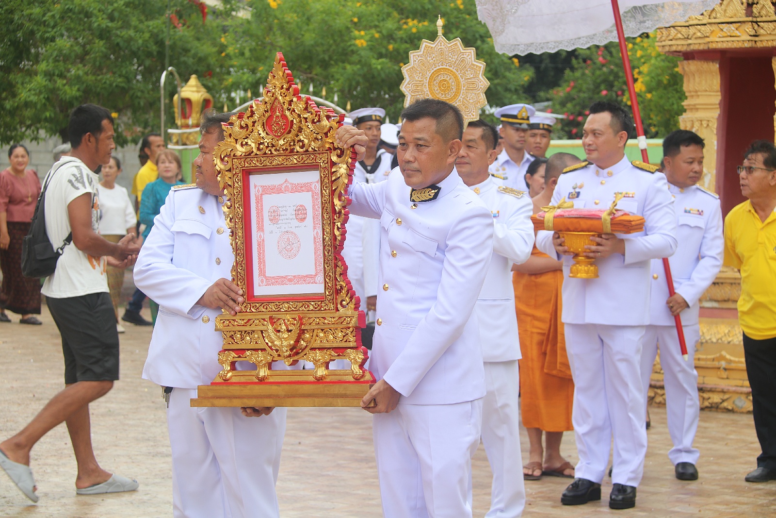  เจ้าอาวาสวัดราษฏร์สามัคคี กม.10 รับพระราชทานสมณศักดิ์เป็นพระครูสัญญาบัตรพระครูพิศิษฎ์วิทยาคมวิ. เทียบ ผู้ช่วยเจ้าอาวาสพระอารามหลวง ชั้นพิเศษ