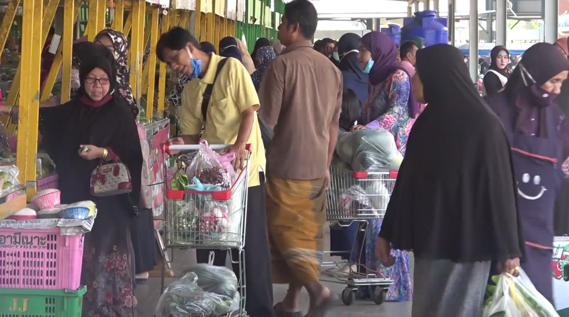 ตลาดปัตตานีคึกคัก รับรายออีฎิ้ลอัดฮา มาตรการละหมาดเป็นไปตามจุฬาราชมนตรีประกาศ