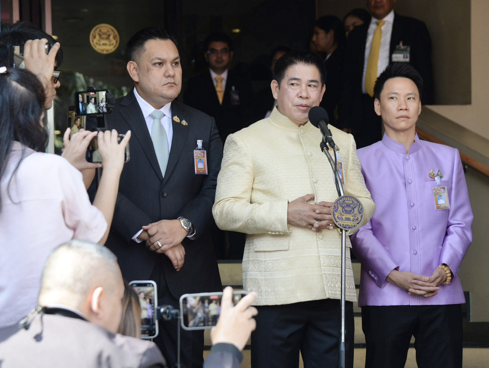 “ธรรมนัส” ไม่ท้อ สนุกดี ถูกรุมโจมตีทุกยุค  แจงสัมพันธ์ “กัน จอมพลัง” เคมีตรงกัน  ชี้ ฮ.เกษตรฯ ไม่ได้มีแค่ทำฝนหลวง
