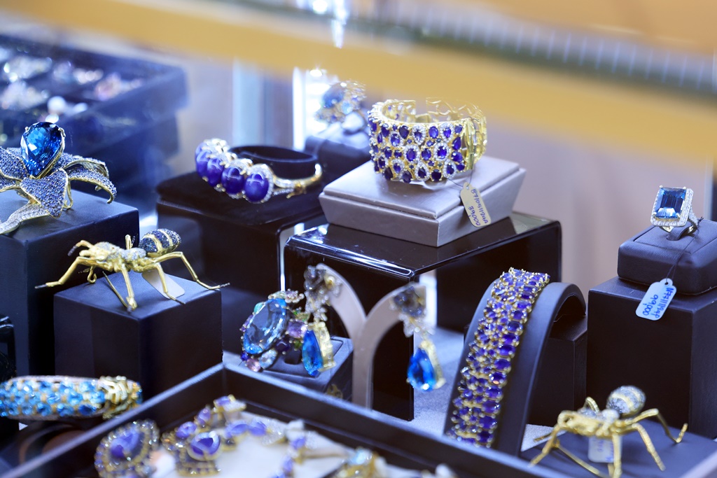ปลื้ม!! “CHAN GEMS สวรรค์แห่งเมืองอัญมณี” สร้างปรากฏการณ์ใหม่สินค้า OTOP เมืองจันท์