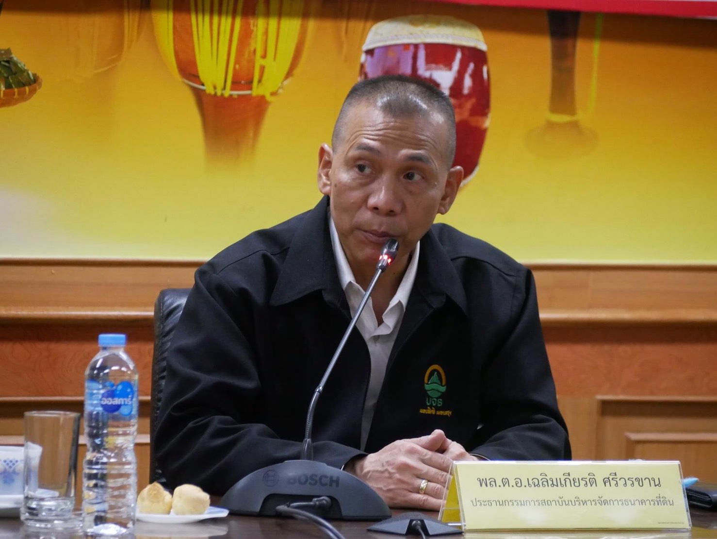ประธานคณะกรรมการ บจธ.  ลงพื้นที่จังหวัดอ่างทอง ร่วมประชุมชี้แจงหลักเกณฑ์การดำเนินงาน