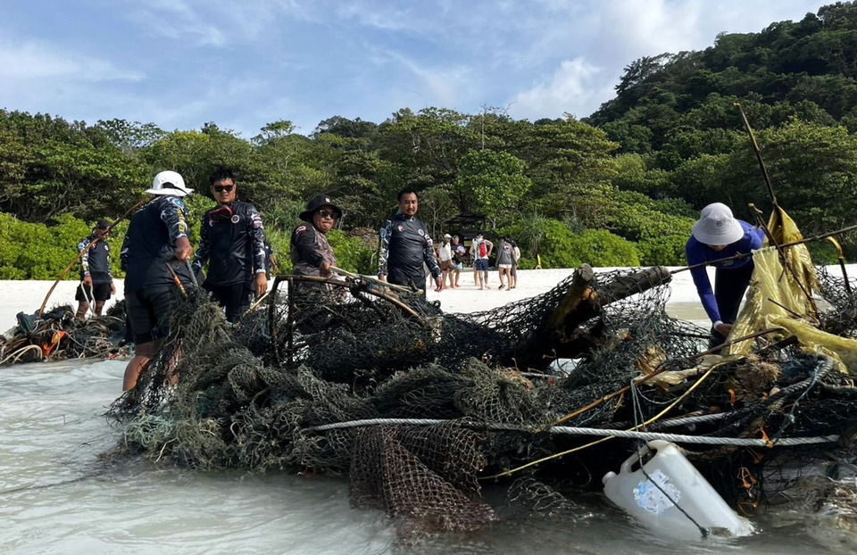 อุทยานสิมิลันเก็บกู้อวนผีกว่า 1 ตัน กู้ภัยเงียบใต้น้ำ ช่วยสัตว์ทะเล–ปะการังพ้นวิกฤต