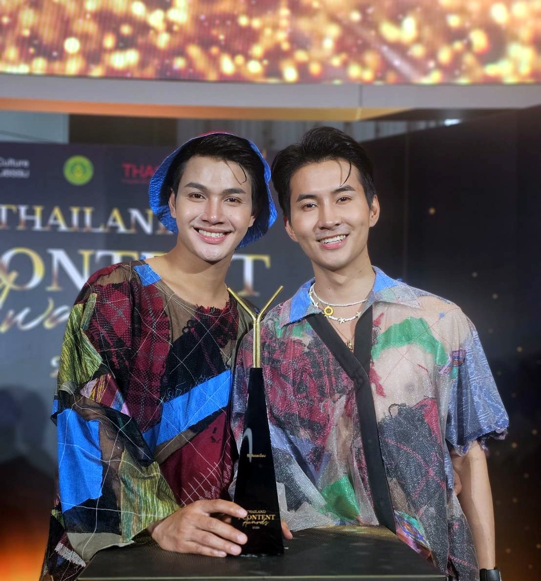 "เล้ง-แสตมป์" จัดเต็มผ้าไทยโมเดิร์น สร้างสีสันงาน Y Content Awards 2024