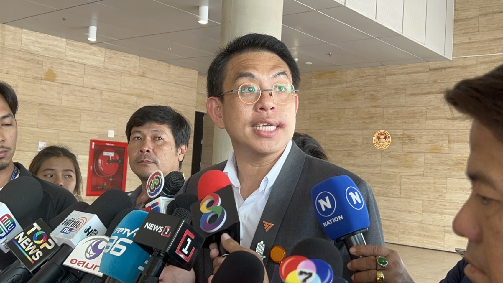 "วิโรจน์"  ยันส่งคนชิงเลือกตั้งซ่อมพิษณุโลกแน่นอน ซัด "เรืองไกร" สร้างวิบากกรรม ให้ประเทศย่ำอยู่ที่เดิม
